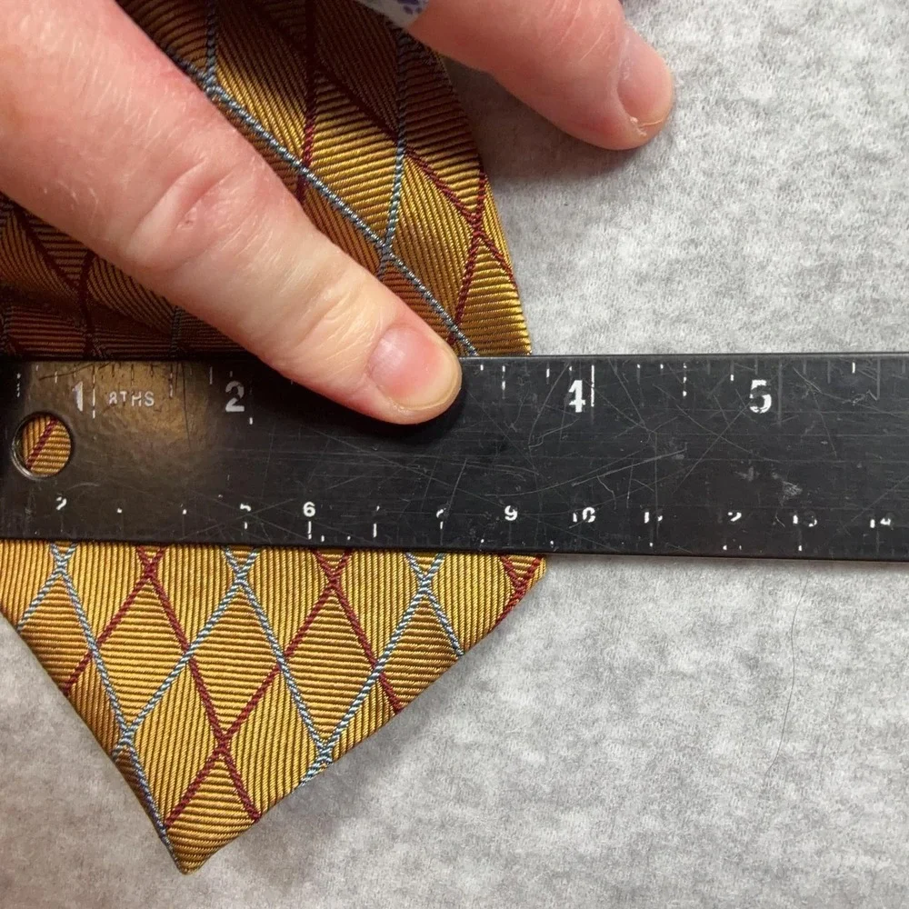 Brooks Brothers Makers Tie Mens 59x4 Gold Geometric Silk Woven Necktie USA